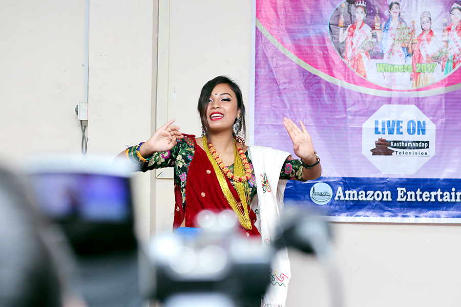 beauty qheen nepal & mrs nepal idol 2018 talent show - amazon entertainment (26)