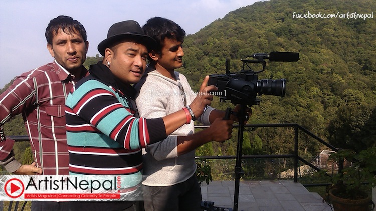 भिडियोमा ब्यस्त बन्दै बिजय