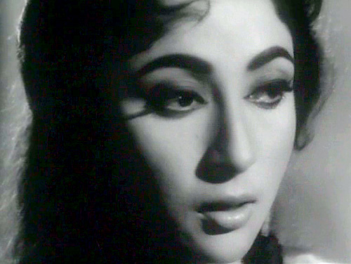 Histrionic High: Mala Sinha Turns 74!