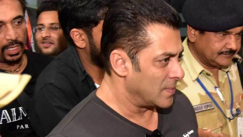 सलमान खानले सेक्युरिटी गार्डलाई थप्पड लगाइदिएपछि इन्टरेटमा भिडियो भाइरल