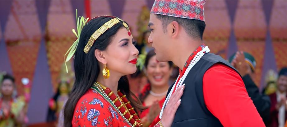 फिल्म ‘रातो टीका निधारमा’ को ट्रेलर सार्वजनिक, साम्राज्ञी पहिलो पटक गाउले भूमिकामा