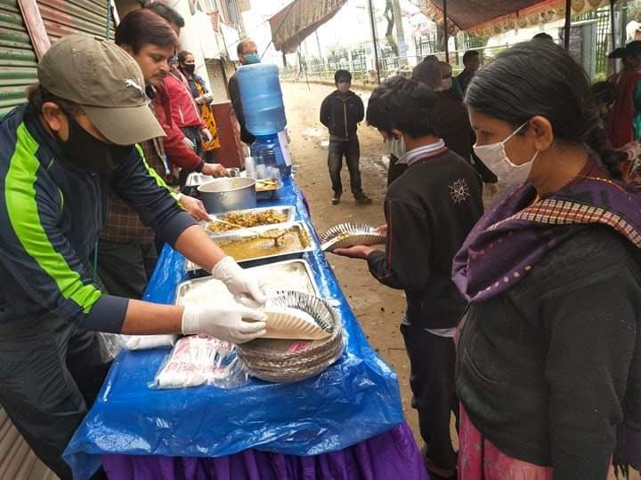 कारोना प्रभावितका लागी धुर्मुस सुन्तली फाउण्डेशनको सहयोग